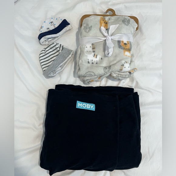 Newborn essentials bundle - Picture 3 of 5